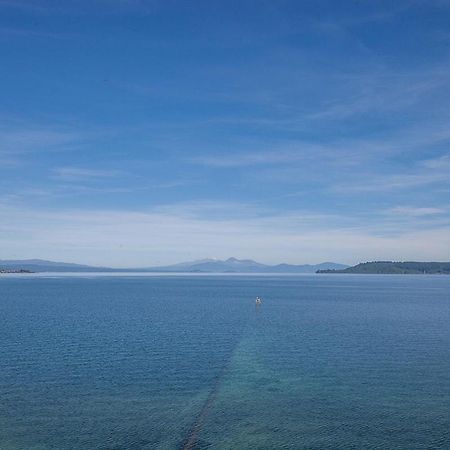 Roberts Retreat - Taupo Holiday Home Экстерьер фото